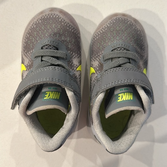 Toddler Nike sneakers size 5 - Picture 7 of 8